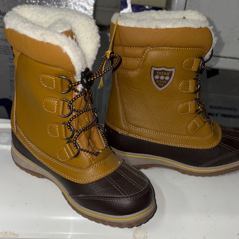 Totes Tan and Brown Snow Boots